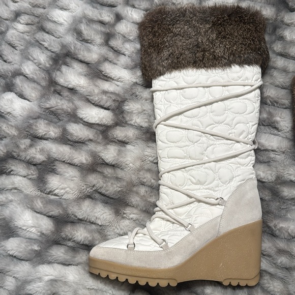Coach rabbit fur boots from ITALY 🇮🇹 size 9 - Picture 2 of 9